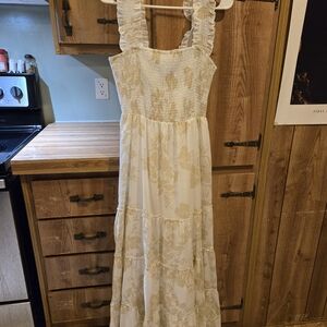 Elegant Cream Floral Maxi Dress